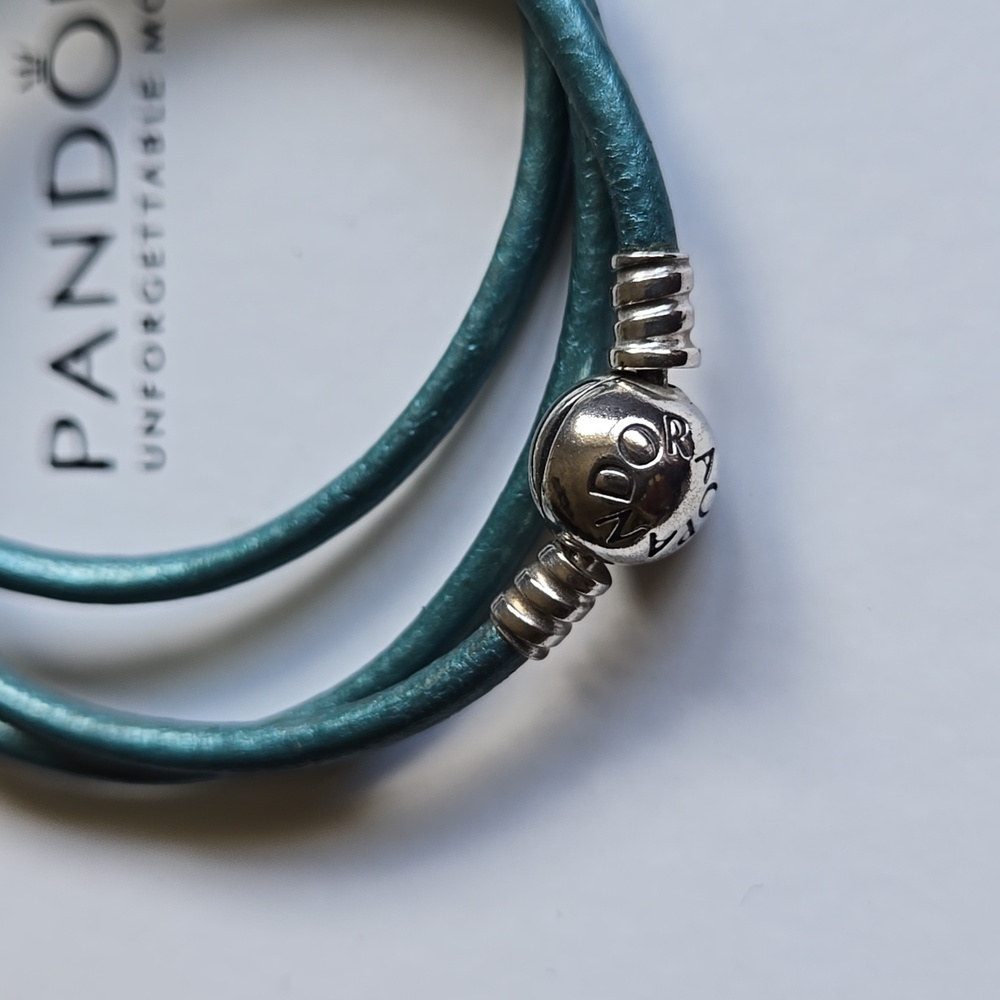 Pandora Leather Wrap Bracelet with Silver/Glass Bead - Picture 2 of 3